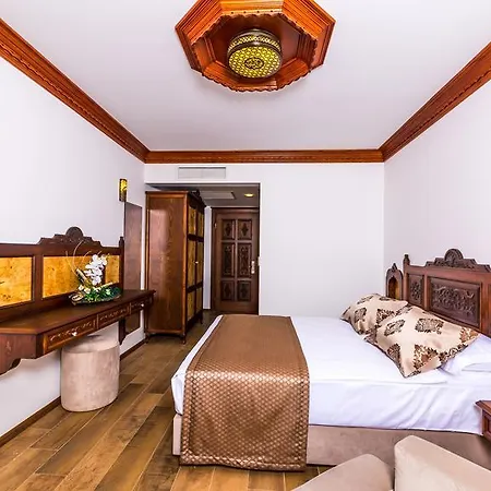 Elif Hanim & Otel Akyaka (Mugla)